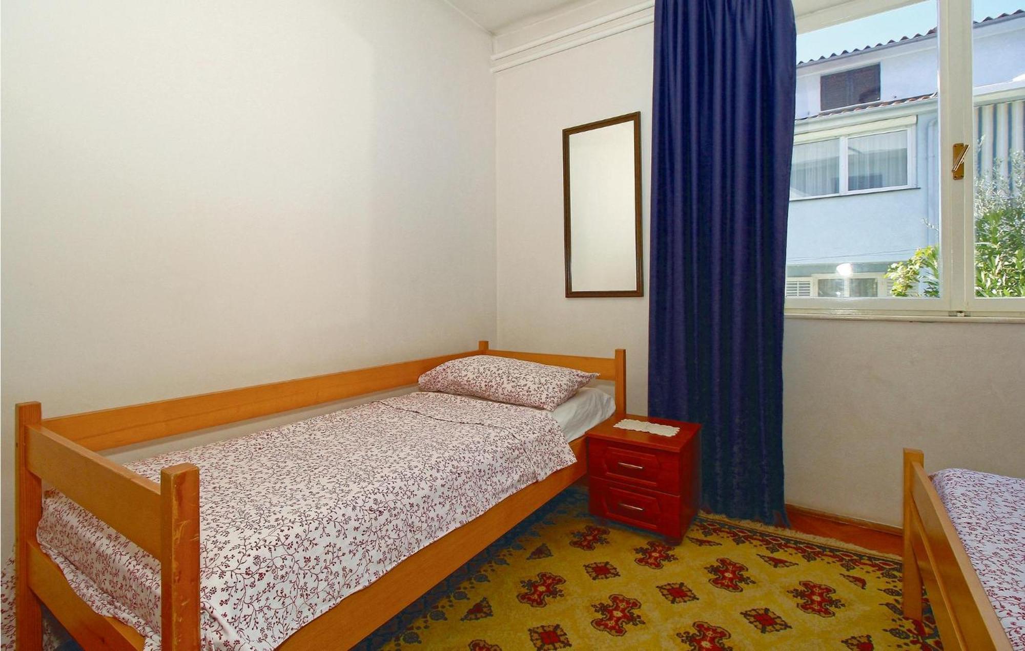 2 Bedroom Nice Apartment In Πόρετς Εξωτερικό φωτογραφία